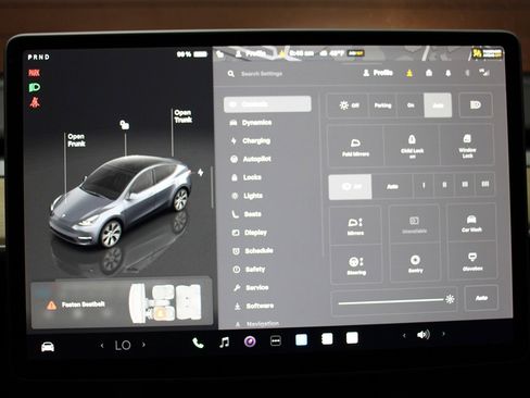 Used 2023 Tesla Model Y Long Range image 18