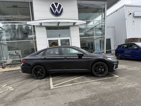 New 2026 Volkswagen Jetta SE image 2