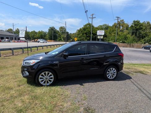 Used 2019 Ford Escape SEL FWD image 2