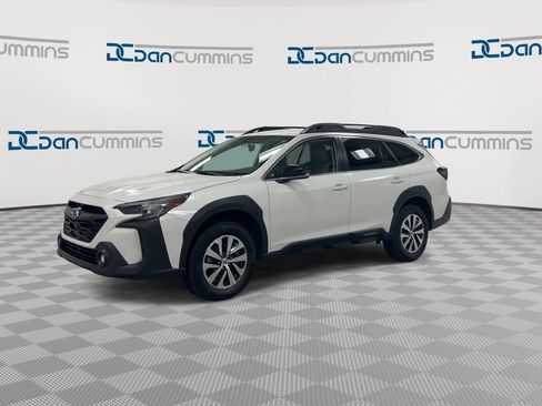 Used 2023 Subaru Outback Premium AWD/4WD image 4