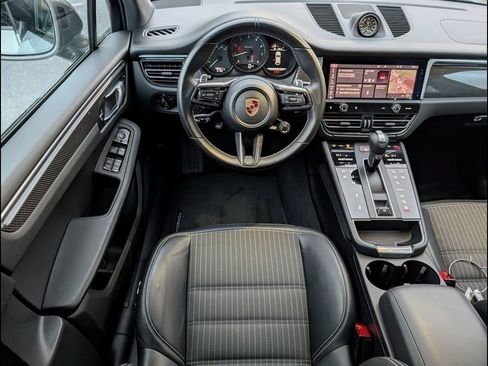 Used 2024 Porsche Macan Turbo image 10