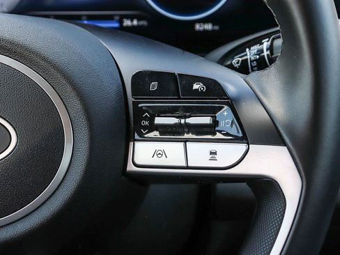 Used 2025 Hyundai Elantra Limited FWD image 23