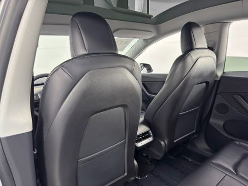 Used 2020 Tesla Model Y Long Range image 35