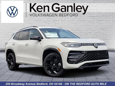 New 2026 Volkswagen Tiguan SE R-Line AWD/4WD image 1