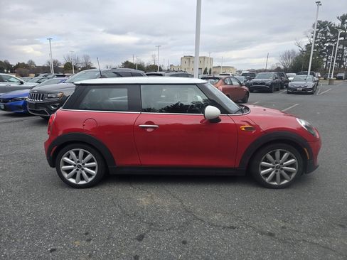 Used 2019 MINI Cooper 2-Door Hardtop image 9