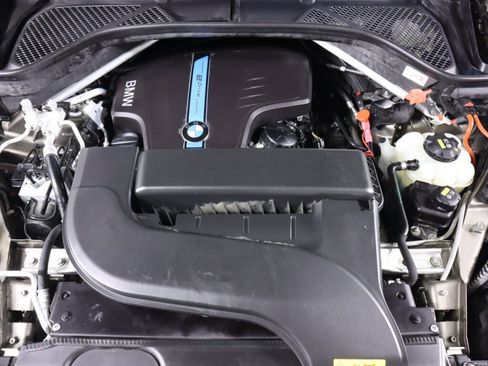 Used 2017 BMW X5 xDrive40e AWD/4WD image 48