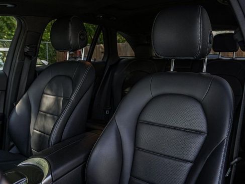 Used 2021 Mercedes-Benz GLC 300 w/ Premium Package image 13