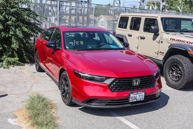 Used 2025 Honda Accord SE image 1