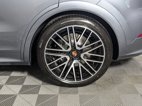 New 2026 Porsche Cayenne GTS AWD/4WD image 12