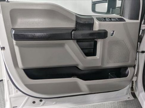 Used 2020 Ford F250 XL w/ Power Equipment Group image 12