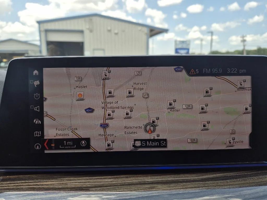 Used 2019 BMW 530e w/ Convenience Package RWD image 32