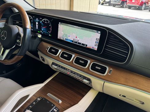 Used 2022 Mercedes-Benz GLS 450 4MATIC image 28