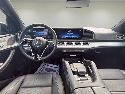 Used 2025 Mercedes-Benz GLS 450 4MATIC image 14
