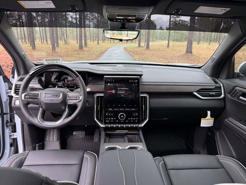 New 2026 GMC Acadia Denali w/ Super Cruise Package FWD image 19