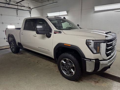 New 2026 GMC Sierra 2500 SLE image 1