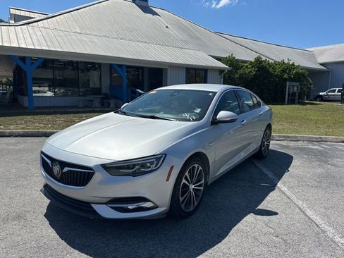 Used 2018 Buick Regal Essence w/ Driver Confidence Package #1 image 1