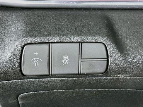 Used 2025 Hyundai Elantra SEL w/ Cargo Package FWD image 17