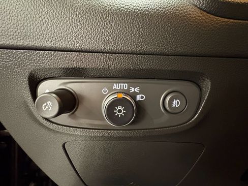 Used 2023 Buick Encore GX Essence w/ Experience Buick Package FWD image 33