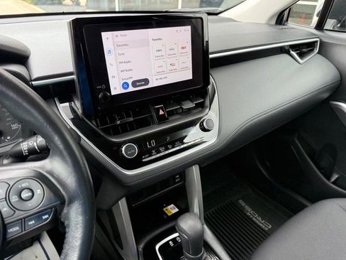 Used 2023 Toyota Corolla Cross LE AWD/4WD image 25