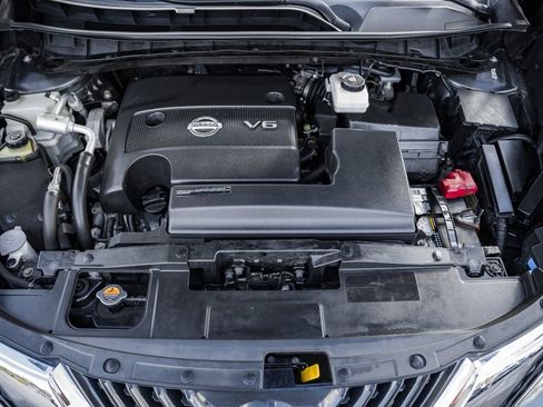 Used 2018 Nissan Murano SV image 19