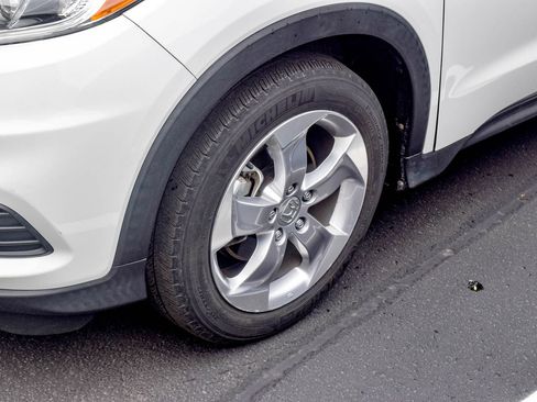 Used 2021 Honda HR-V LX image 12