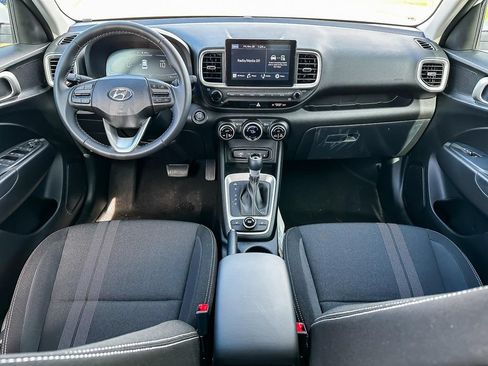 Used 2026 Hyundai Venue SEL FWD image 23
