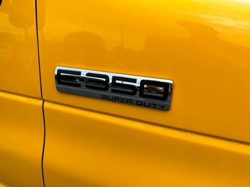 Used 2019 Ford E-350 and Econoline 350 Super Duty image 28