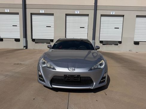 Used 2016 Scion FR-S image 8