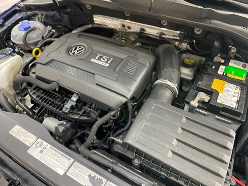 Used 2015 Volkswagen Golf R R image 26