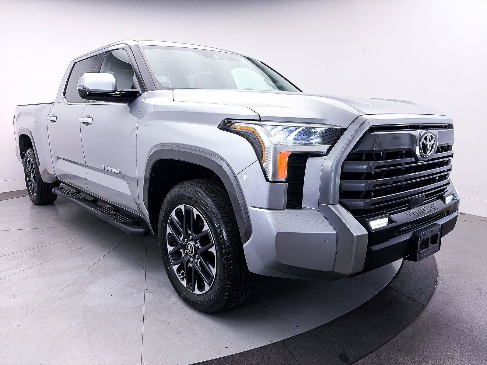 Used 2024 Toyota Tundra Limited w/ Power Package AWD/4WD image 11