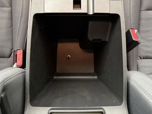 Used 2023 Nissan Frontier SV w/ SV Convenience Package image 34