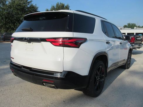 Used 2022 Chevrolet Traverse Premier w/ Redline Edition FWD image 4