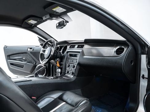 Used 2011 Ford Mustang GT Premium w/ 401A Rapid Spec Order Code RWD image 23