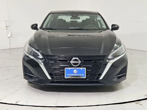 Used 2023 Nissan Altima 2.5 SV image 9
