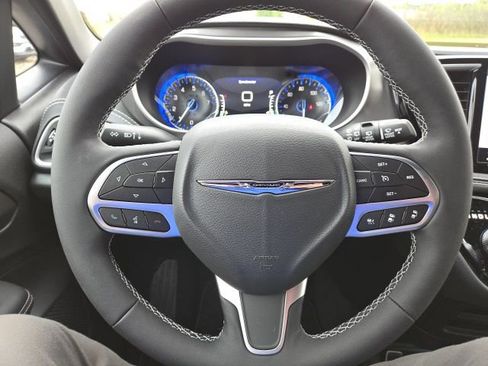 New 2026 Chrysler Pacifica Select image 17