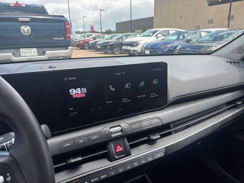 Used 2025 Kia K4 LXS image 20