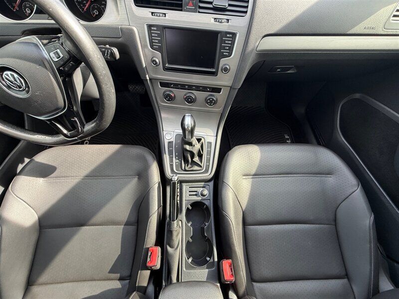 Used 2016 Volkswagen Golf Limited Edition FWD image 12