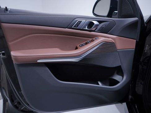 Used 2024 BMW X5 sDrive40i w/ M Sport Package image 16