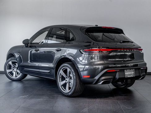 Certified 2025 Porsche Macan image 3