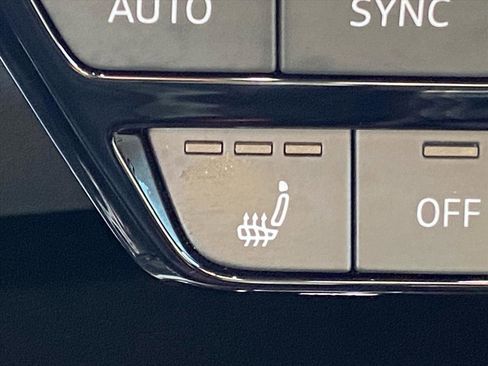 Used 2023 Audi Q4 e-tron Premium Plus w/ Premium Plus image 13