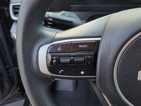 Used 2025 Kia Sportage LX image 23