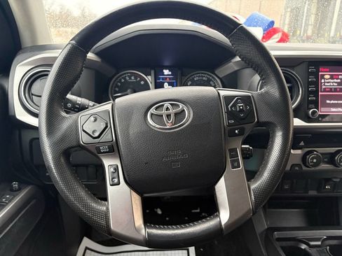 Used 2021 Toyota Tacoma SR5 RWD image 19