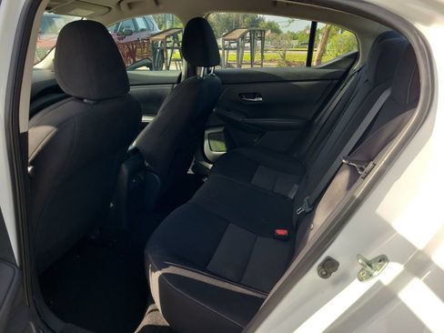 Certified 2022 Nissan Sentra SV FWD image 10
