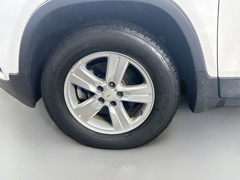 Used 2019 Chevrolet Trax LT w/ LT Convenience Package AWD/4WD image 29