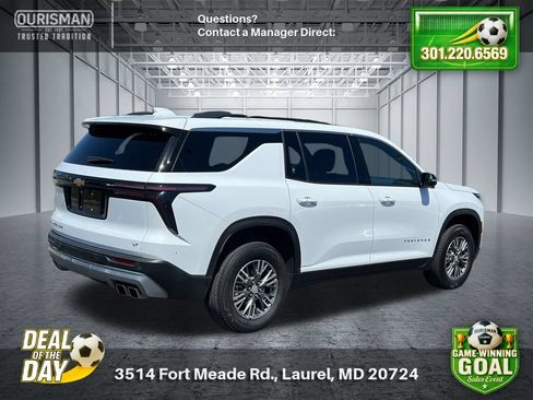 Used 2024 Chevrolet Traverse LT AWD/4WD image 3