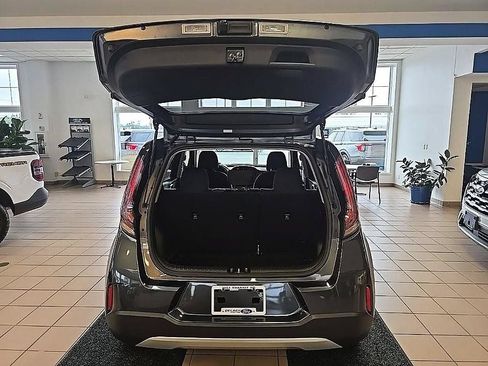 Used 2023 Kia Soul LX FWD image 30