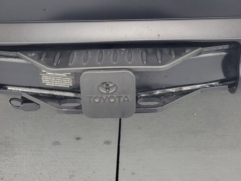 Certified 2025 Toyota Highlander XLE image 33