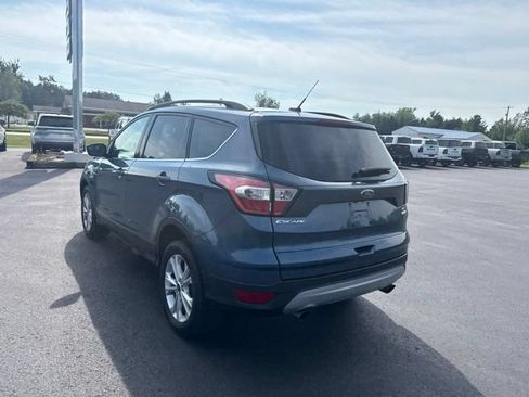 Used 2018 Ford Escape SE FWD image 2