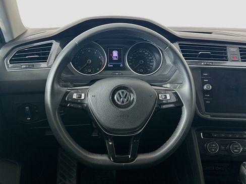 Used 2020 Volkswagen Tiguan SE AWD/4WD image 17