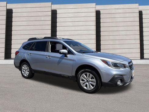 Used 2019 Subaru Outback 2.5i Premium AWD/4WD image 6